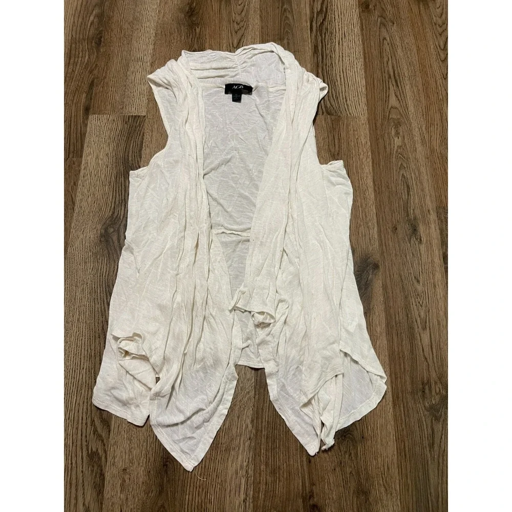 AGB Shawl, Women's Size Medium, White, Sleeveless, Lightweight - Picture 1 of 8